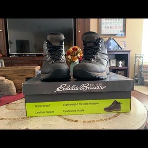 Eddie Bauer Everett Boots Size US11